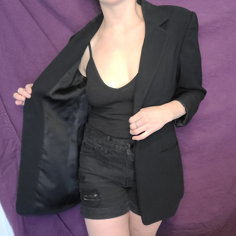 💋PRICE REDUCED💋Gorgeous Black Blazer